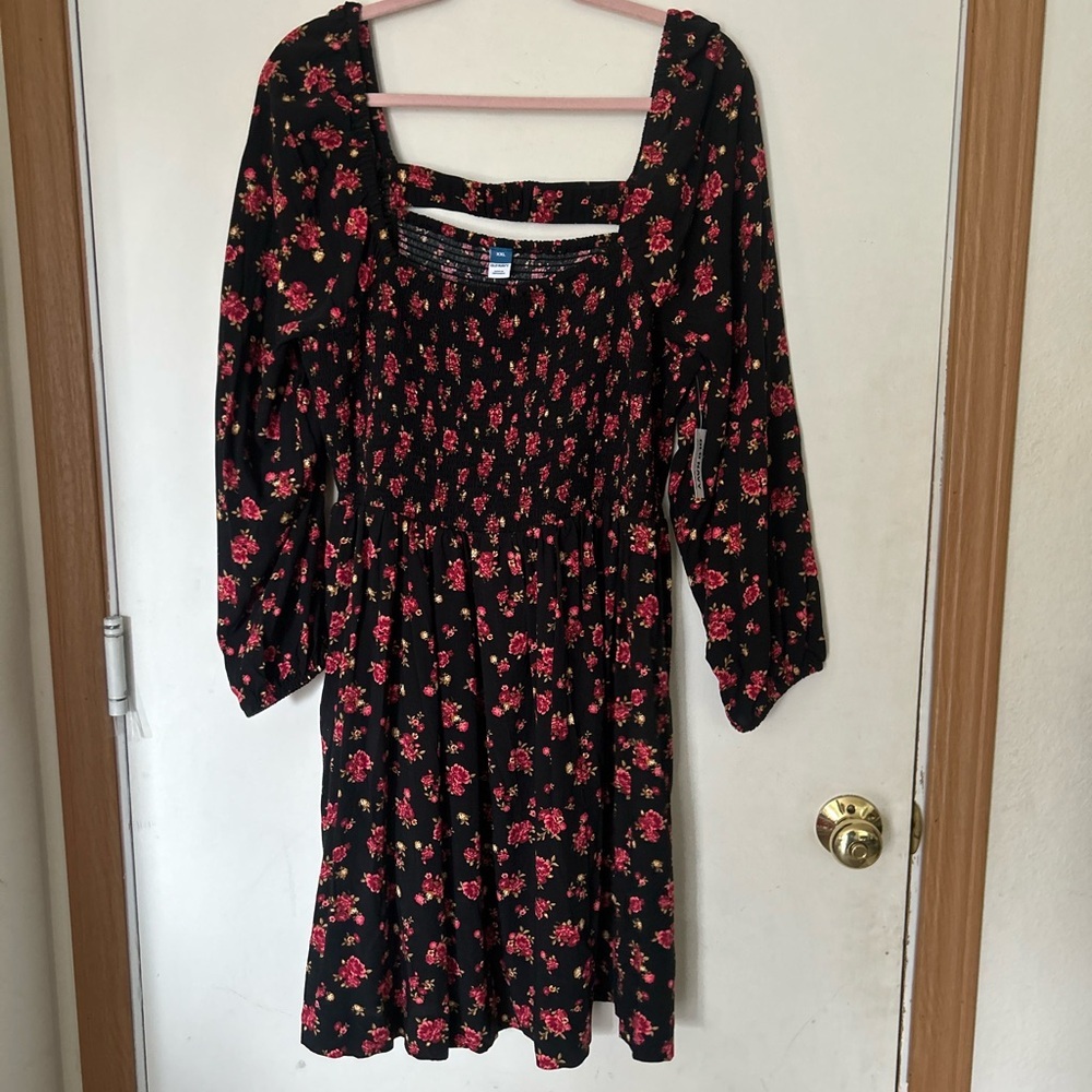 NWT XXL  Fit & Flare Puff-Sleeve Floral Smocked Mini
Dress